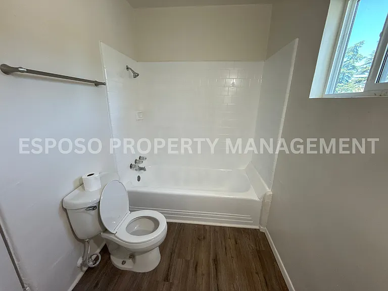 1721 N Van Ness Ave #202 — Photo 17