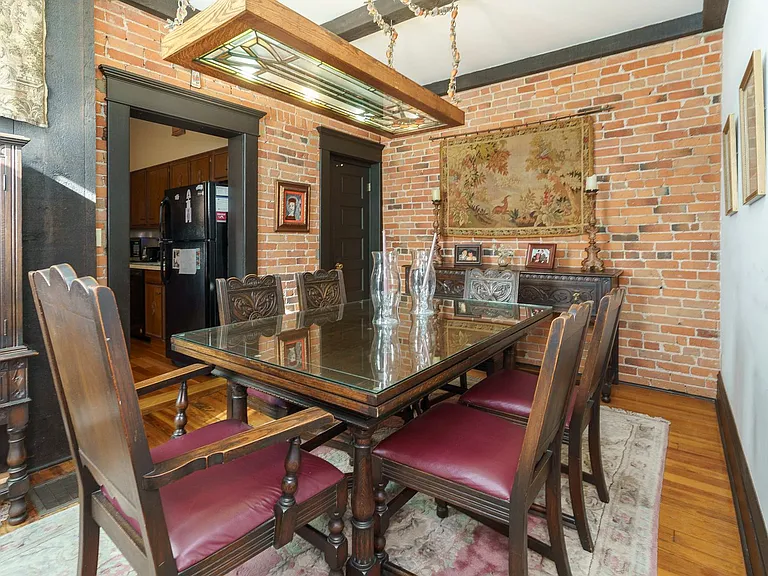 Unique 2 Bedroom in German Village — Photo 21