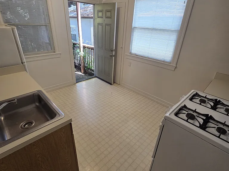2671 Derby St #7 — Photo 16