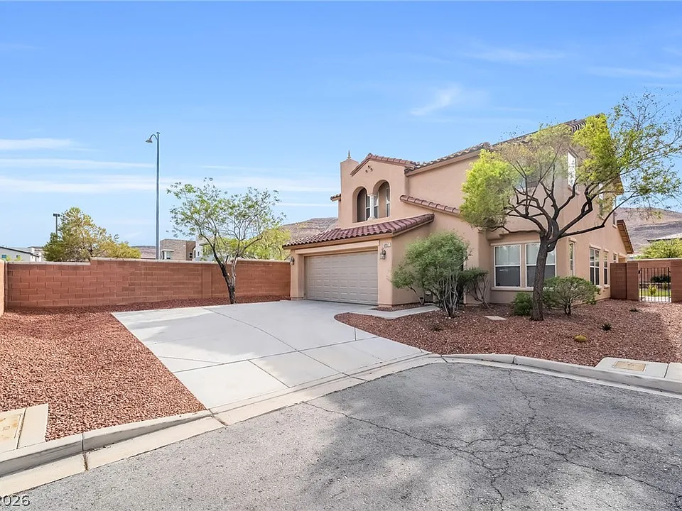 6097 Honeysuckle Ridge St
