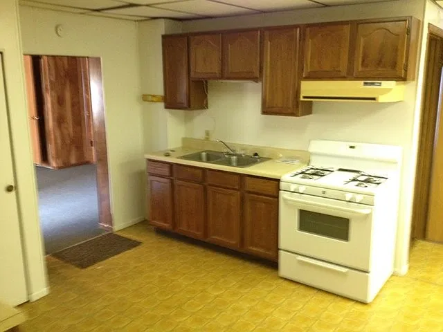 1 bed, 1.0 bath, 950 sqft, $550 — Photo 3