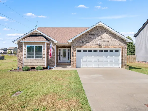 1005 Harding Dr, Clarksville, TN 37042