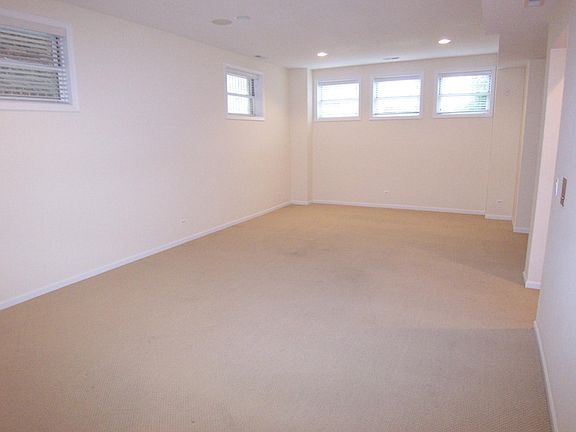 5th image of 1522 W Greenleaf Ave Unit 2