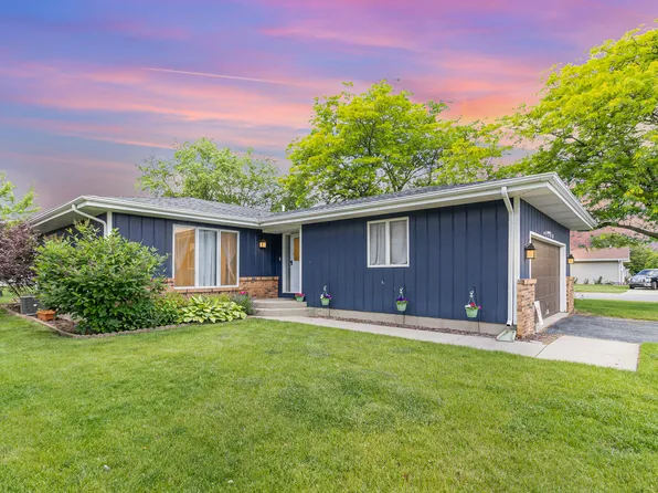 1506 Capri Ln, Dyer, IN 46311