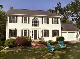 2 Tallowood Ln, Amesbury, MA 01913