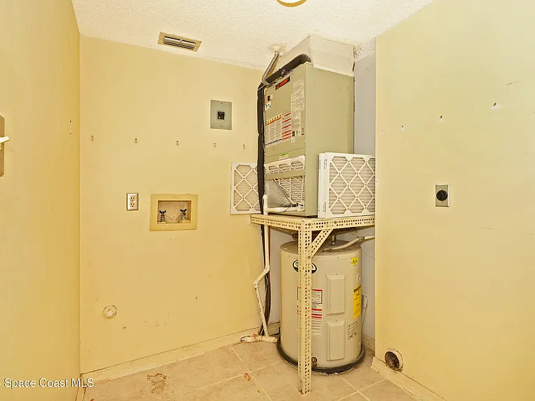 220 S 5th St #205 — Photo 22