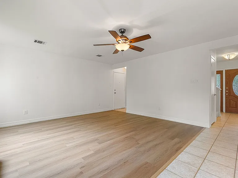 11811 Carshalton Dr — Photo 16