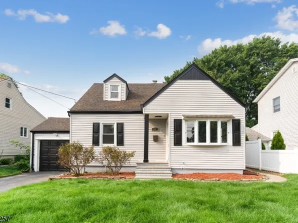 66 Ozone Ave, Cedar Grove Twp., NJ 07009