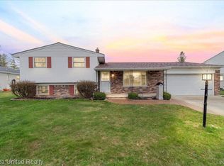 35512 Southampton St, Livonia, MI 48154
