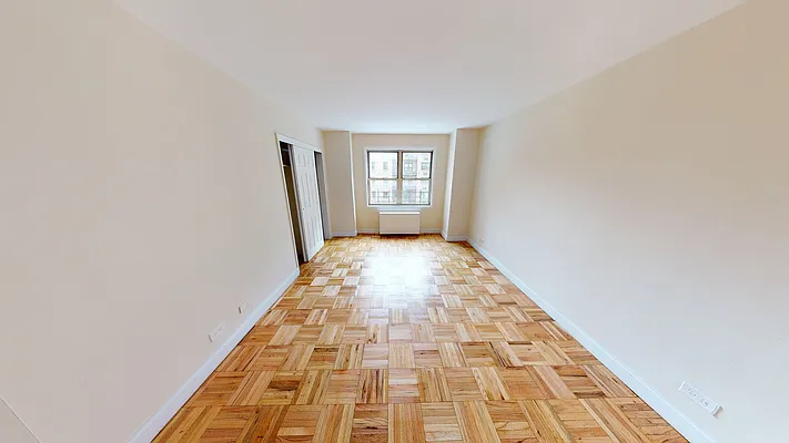 Rented by AZ REALTY NYC LLC | media 19