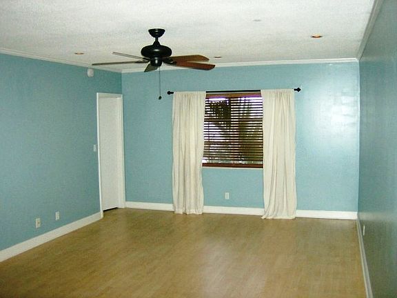 2nd image of 2424 SE Seventeen Street Cswy #304B