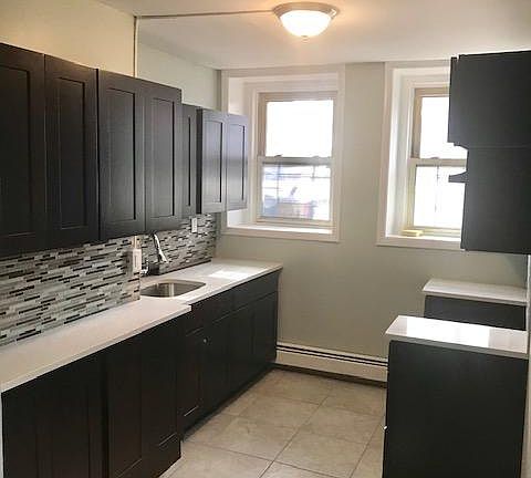 2nd image of 433 William St APT 1