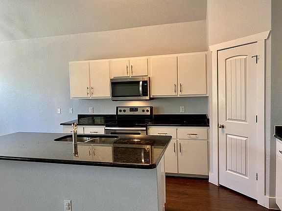 4th image of 211 Winston Dr
