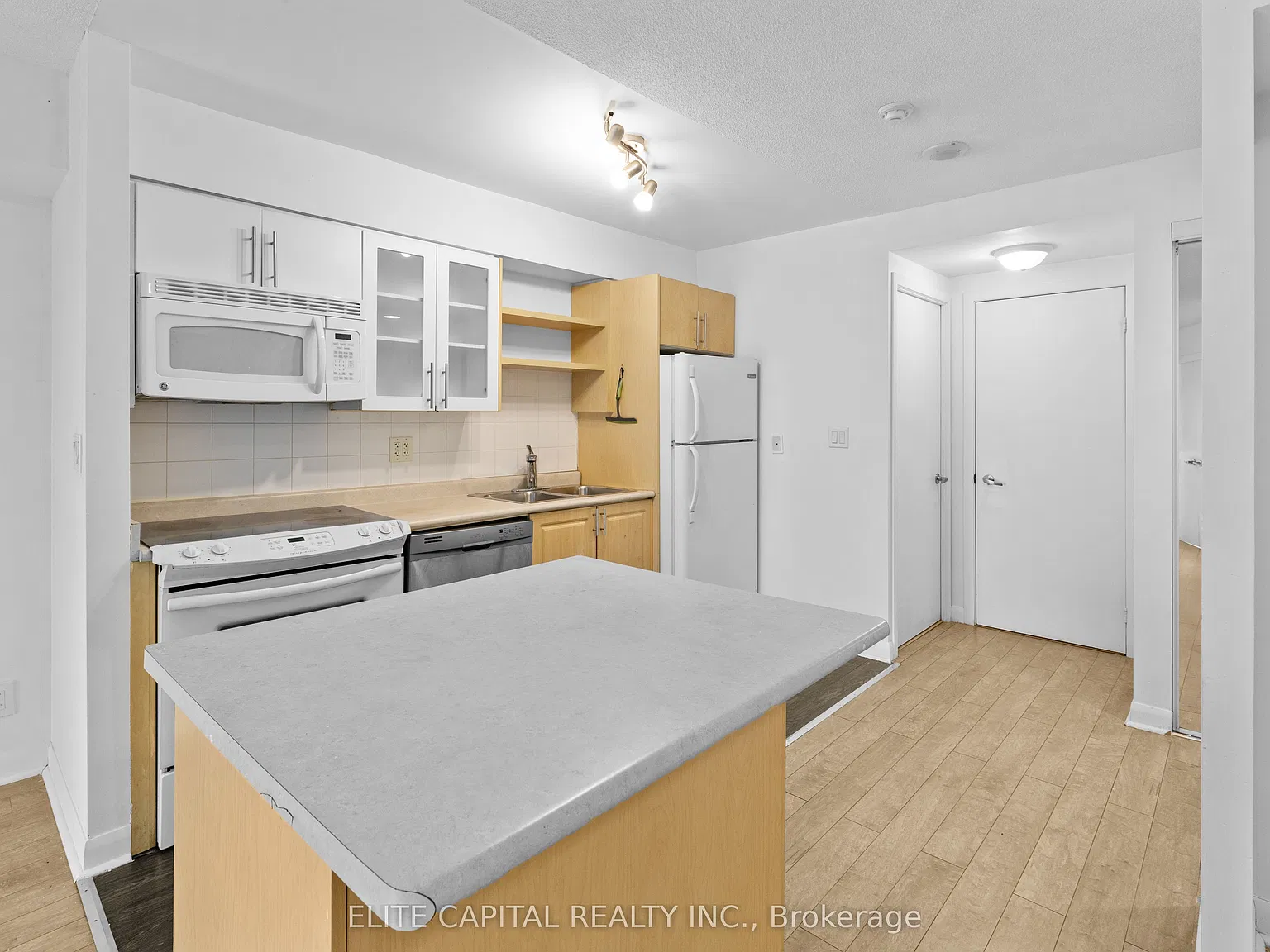 600 Fleet St — Photo 3