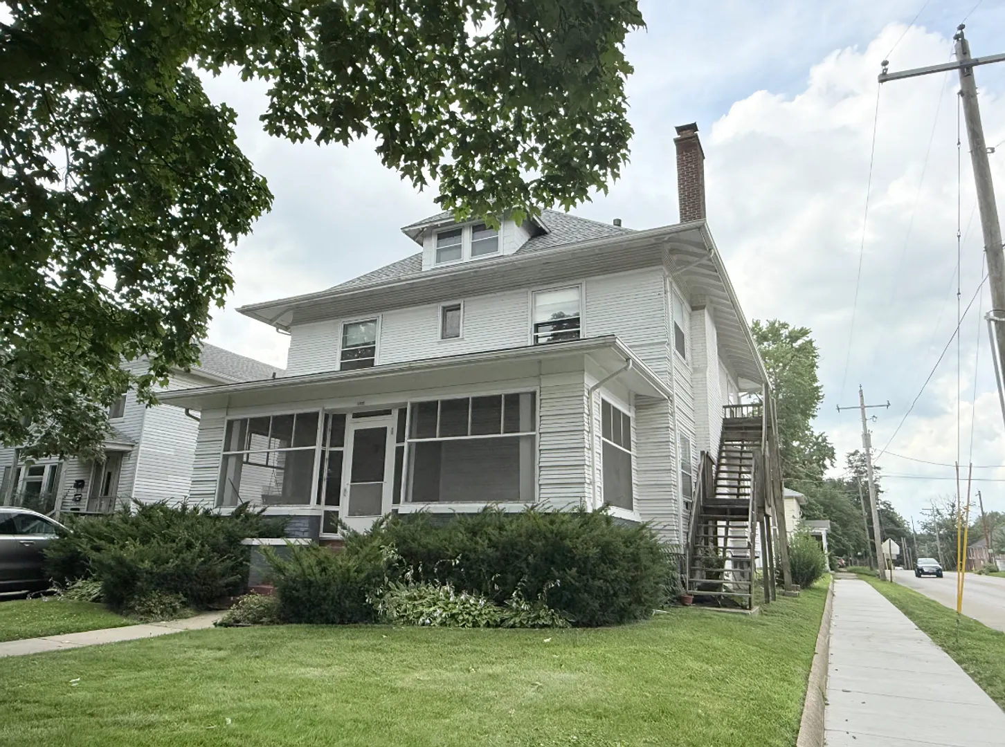 522 E Chestnut — Photo 2