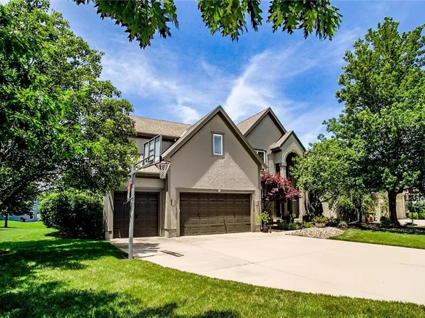 14212 Hadley St, Overland Park, KS 66223