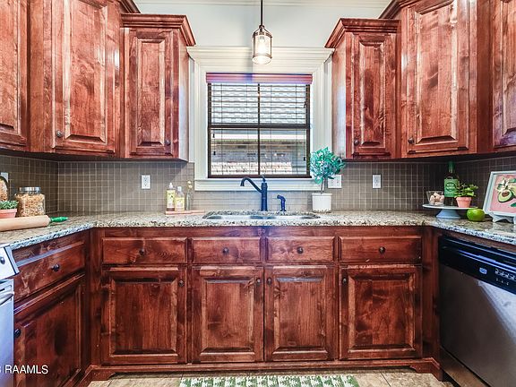 5th image of 102 Rivergrass Dr
