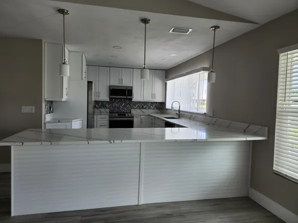 6171 Island Park Ct, Fort Myers, FL 33908