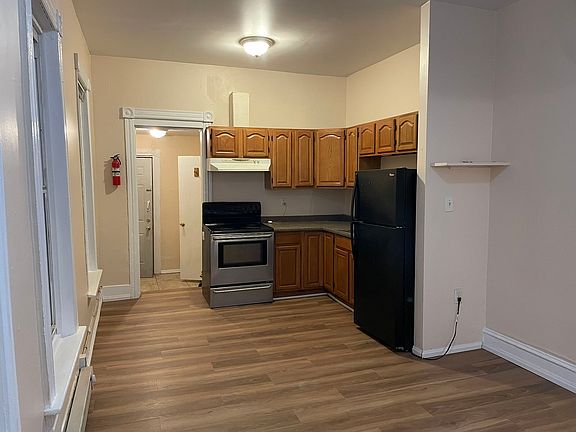 2nd image of 418 W Allen St #1