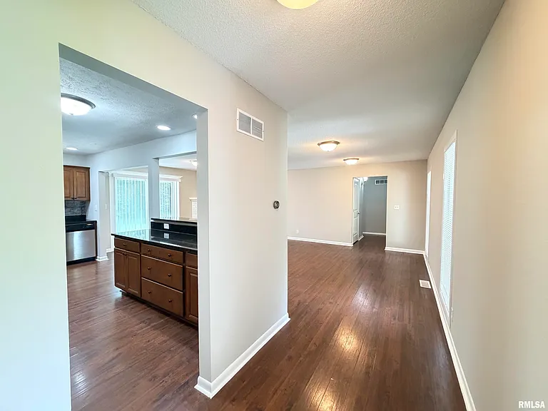 122 W Morningside Dr — Photo 18