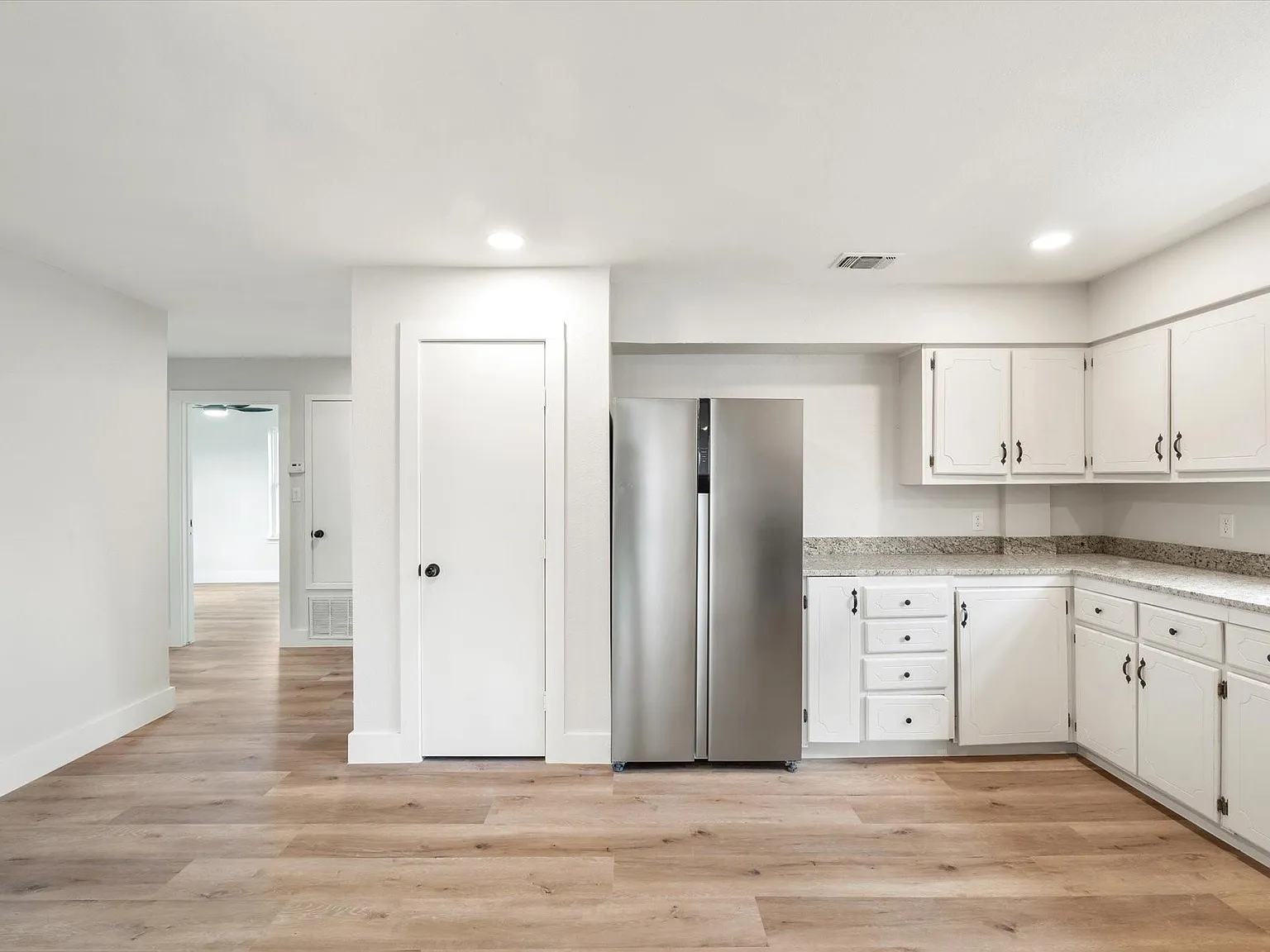 4 bed, 3.0 bath, 1728 sqft, $2,300 — Photo 4