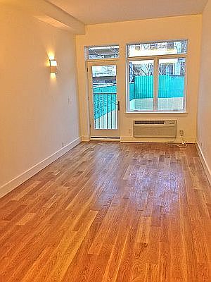 4th image of 91 Varet St APT 1B