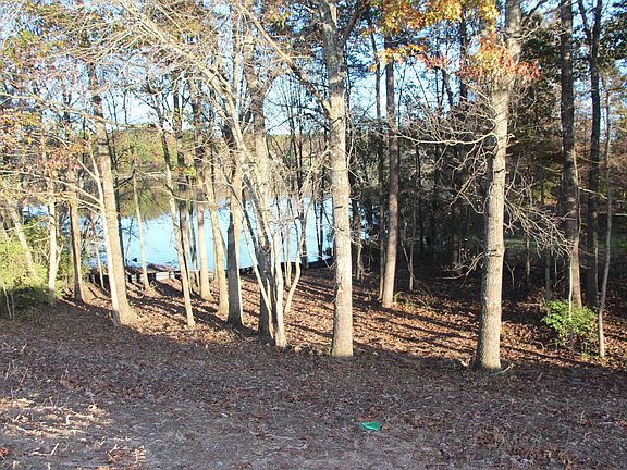 4th image of Deer Creek Dr