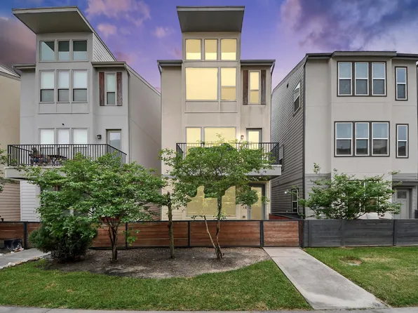 18527 Centro Row, Shenandoah, TX 77385