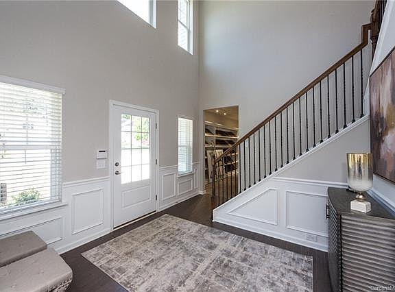 2nd image of 113 Sierra Chase Dr