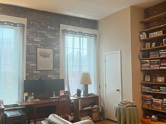4th image of 300 Essex St APT 4
