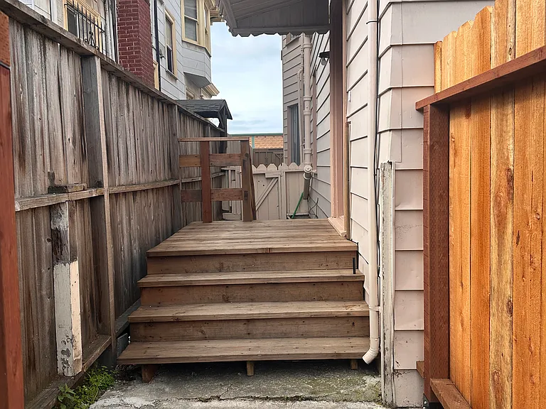 342 International Blvd — Photo 6