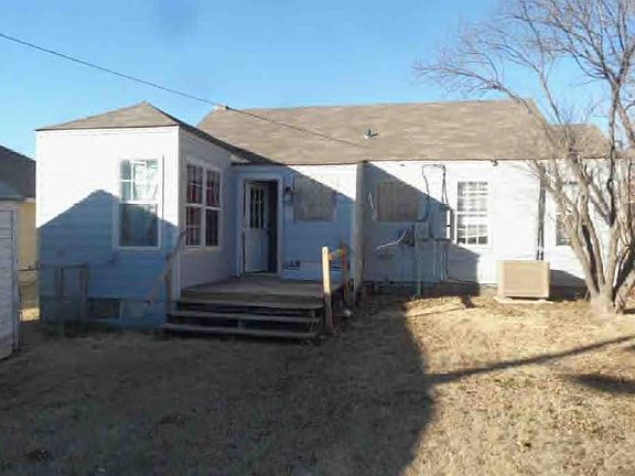 2nd image of 1152 NW Oak Ave