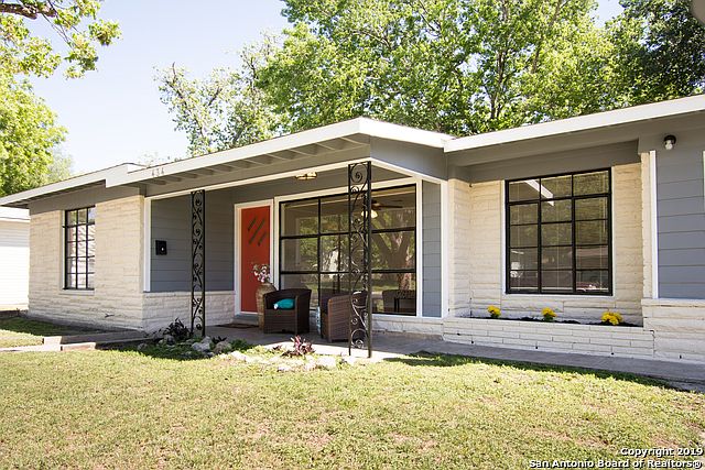 1st image of 434 Basswood Dr