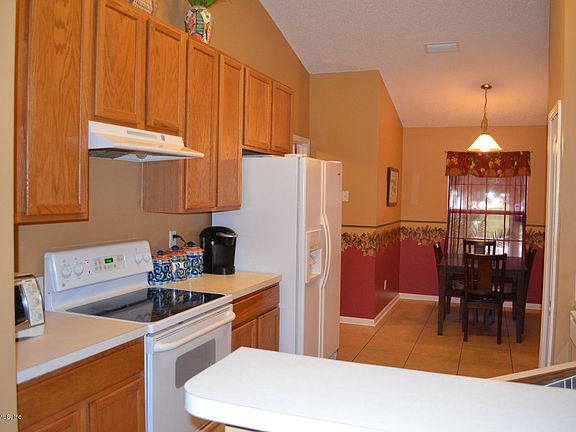 3rd image of 14204 Crestwick Drive W