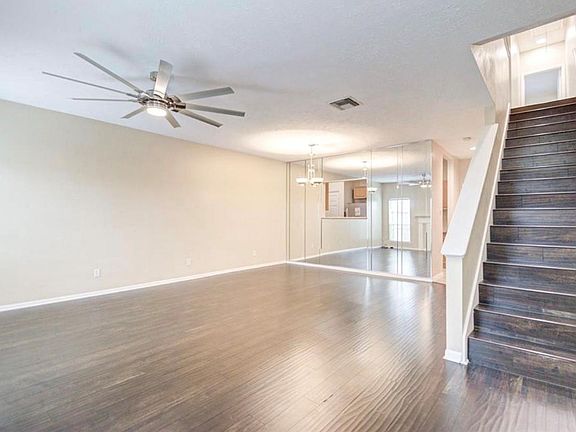 4th image of 3174 Holly Hall St