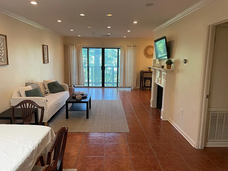 Pine Heights Dr NE — Photo 1