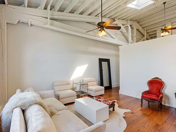 3rd image of 4 Beaufain St APT 303