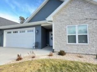 N852 Golf Rd #5, Prairie Du Sac, WI 53578