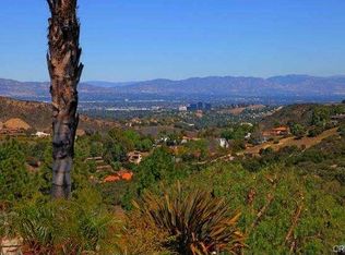 23903 Linden Ter, Calabasas, CA 91302