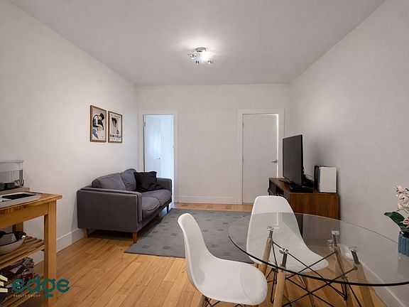 3rd image of 136 Kingsland Ave APT 2R