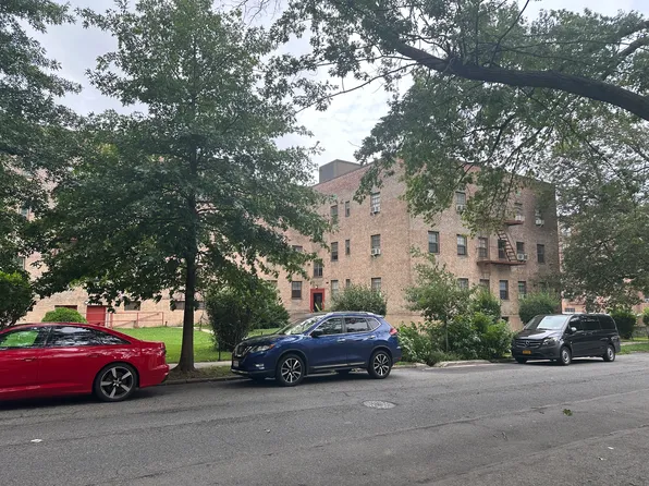 147-11 79th Avenue image 2 of 12