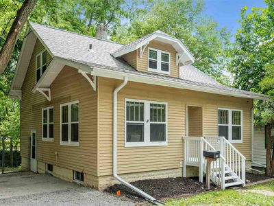 815 River St, Iowa City, IA, 52246