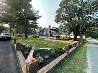 969 Shoreland Dr, Glen Burnie, MD 21060