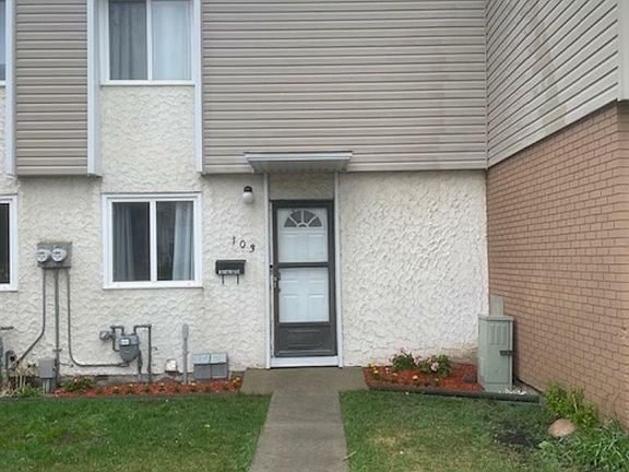 4th image of 103 Cornell Ct NW