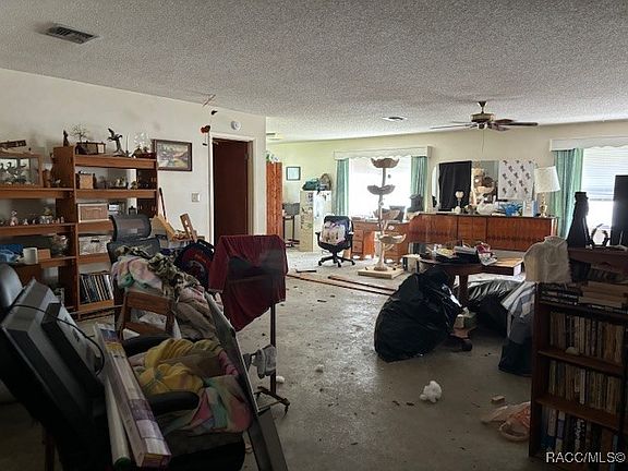 3rd image of 230 NE 11th St