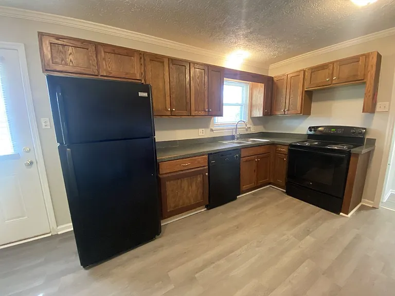 168 Reynolds Dr — Photo 18