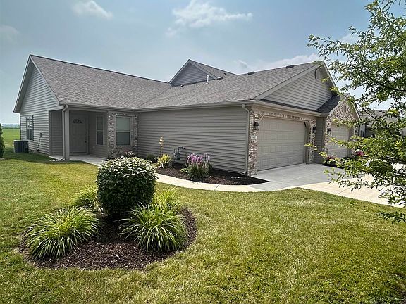 3rd image of 902 Heatherwood Ln