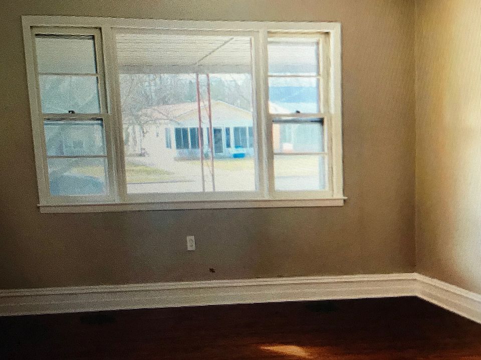 2nd image of 731 Charles Ave