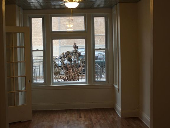 5th image of 2545 W Homer St #1