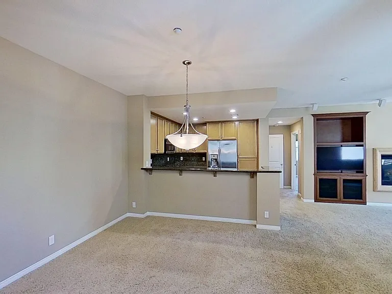 32 Meridian Dr — Photo 2